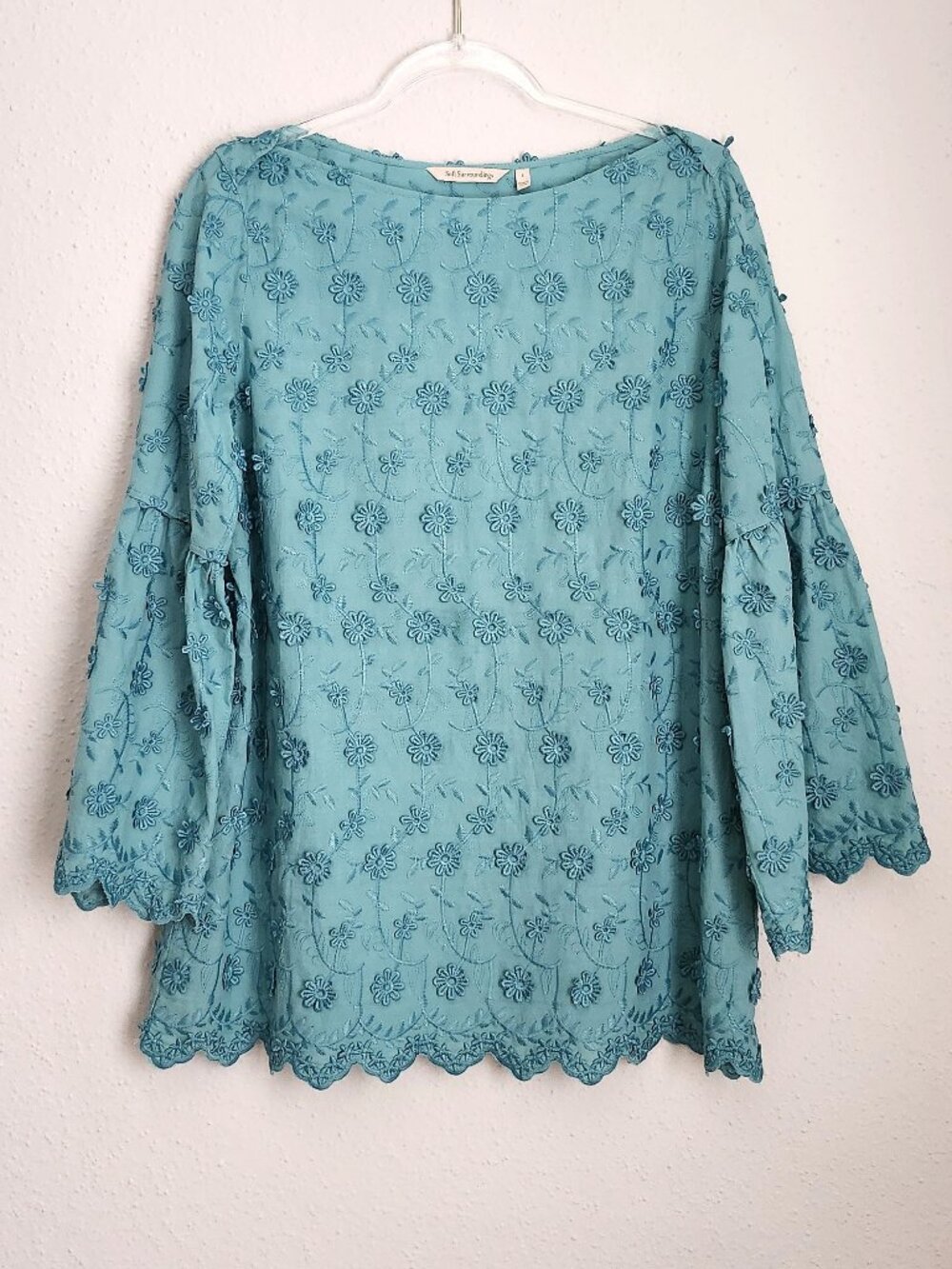 SOFT SURROUNDINGS Embroidered Floral Detail Teal Top L